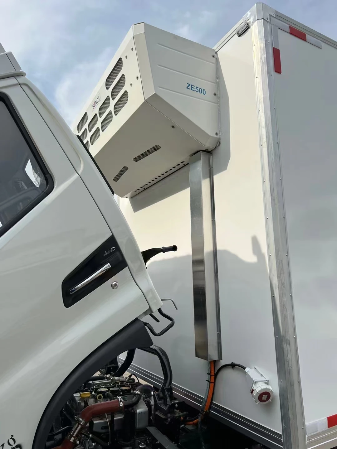 Frozen Cargo Meat Vegetable R404A Split Front Mounted Copper Tube Evaporator Engine Driven DC12V/24V Truck Refrigeration Unit