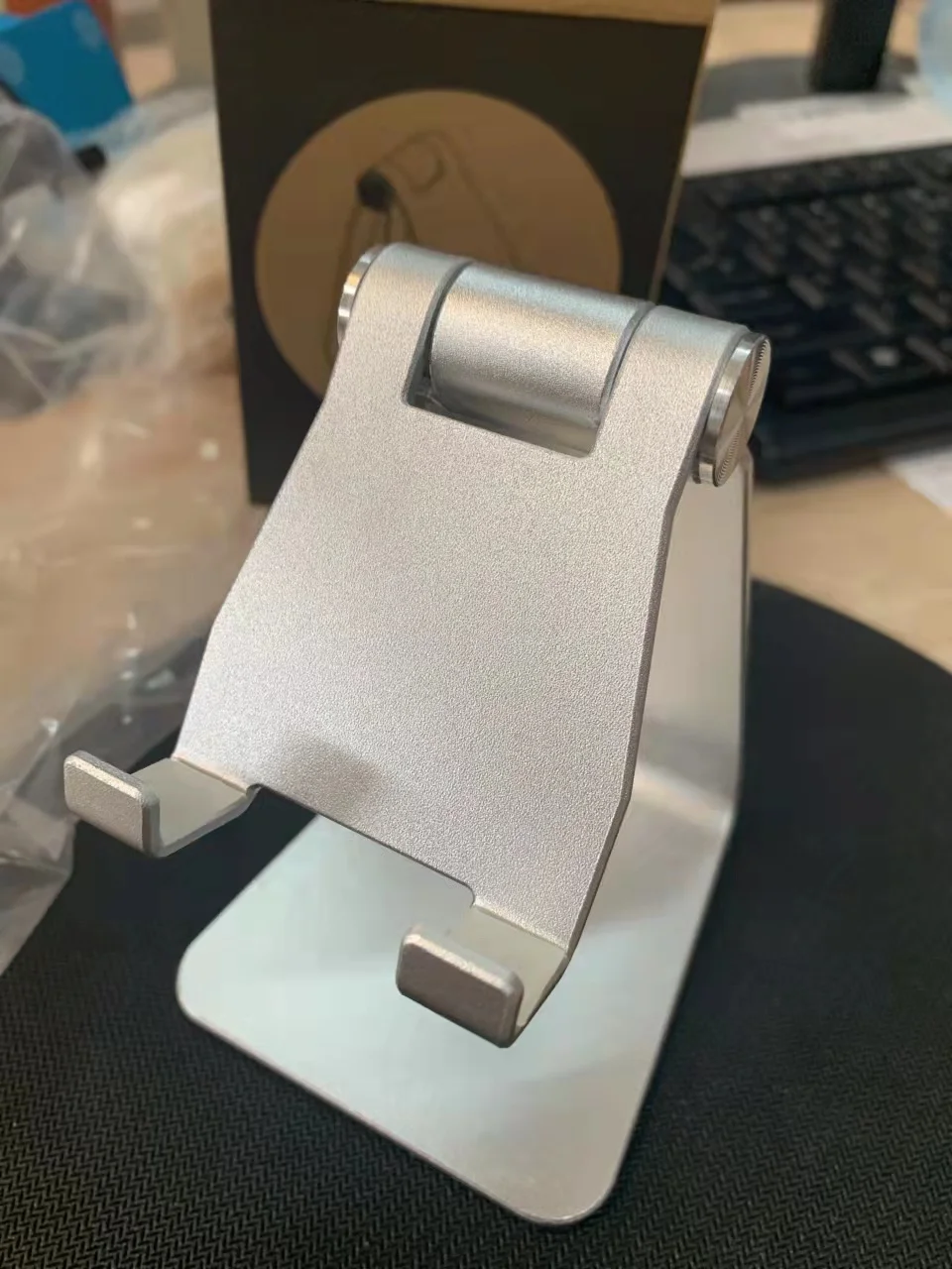 Z4 H4 Adjustable Aluminum Desktop Cellphone lazy bracket for phone Tablet/Desktop pad Tablet PC holder for phone tablet