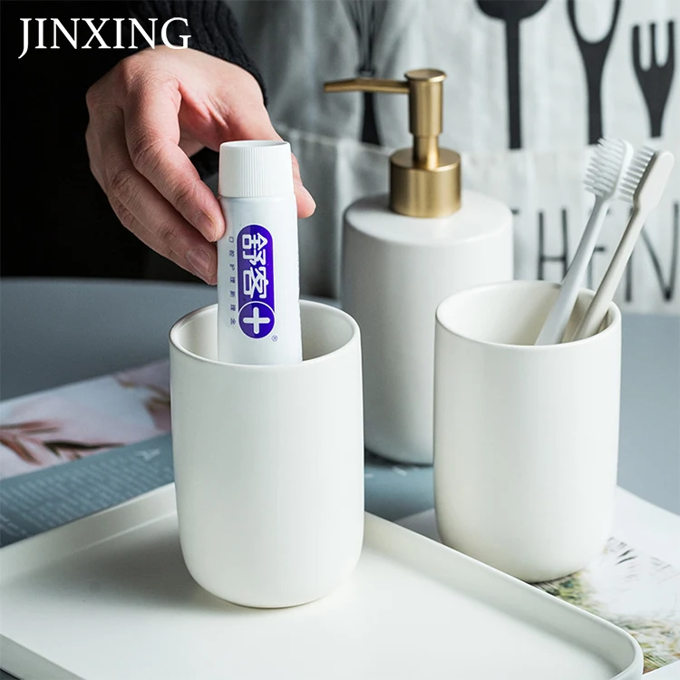 China Suppliers Factory Direct Saleceramic Bath Room Set Bathroom Accessories For Bathroom