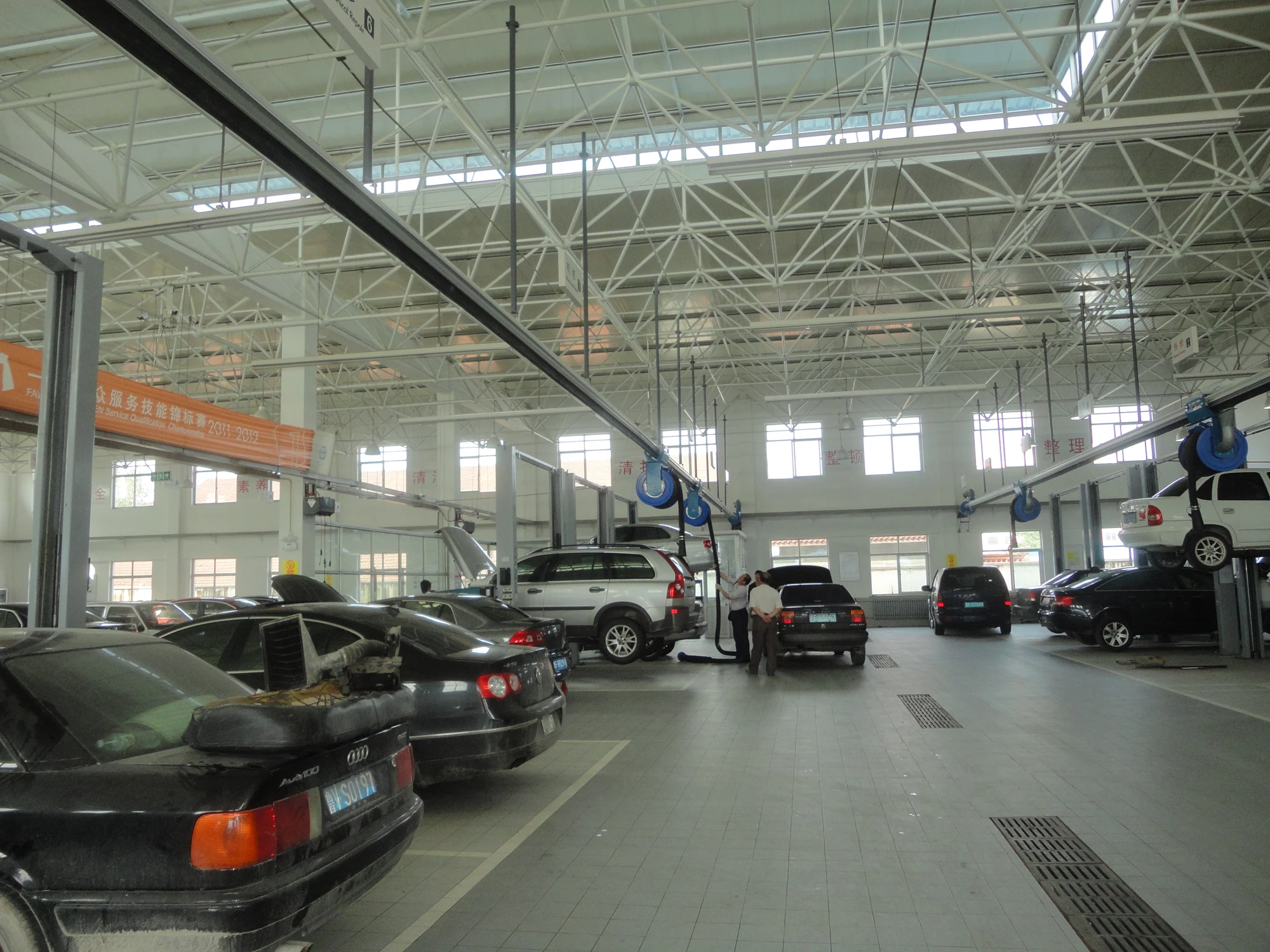 Economy Manual Spring and Direct Mounted Fan Vehicle Exhaust Extraction Hose Reel for Workshop