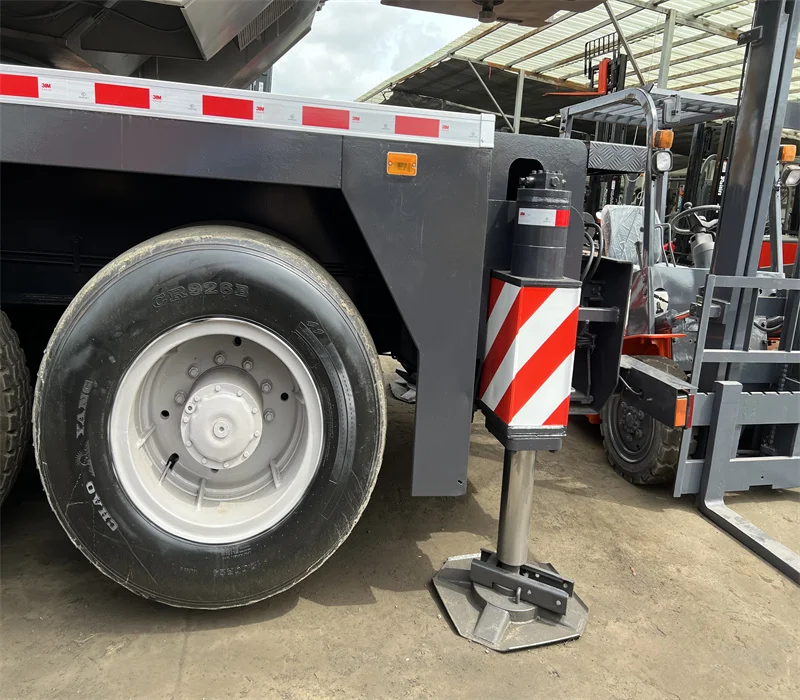 China brand ZOOMLION 100T used truck mounted crane for sale