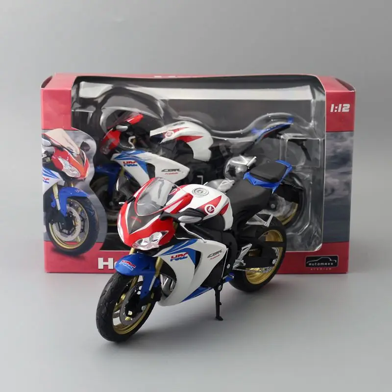 Коллекционная модель мотоцикла AUTOMAXX из сплава масштаб 1/12 CBR 1000RRR