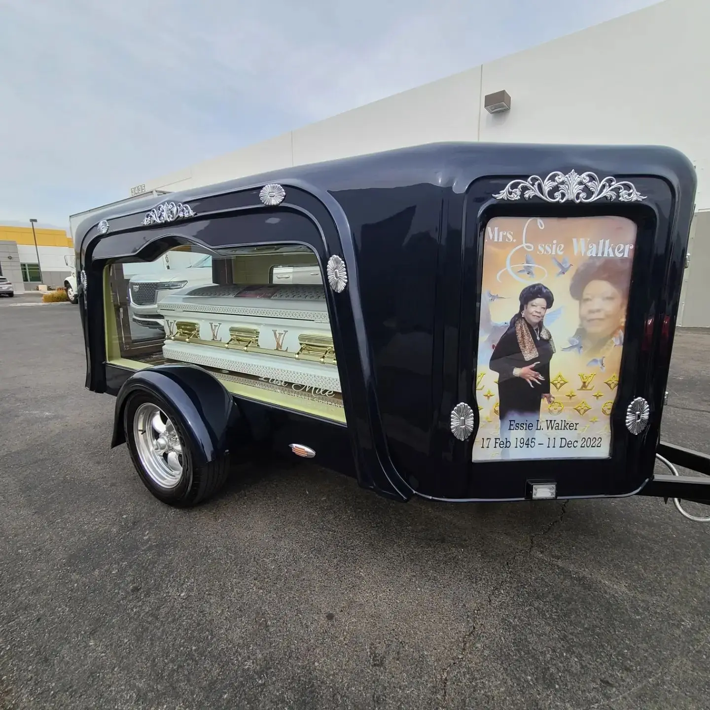 Towable funeral hearse towable Coffin cart hot selling Funeral hearse car model Hearses cars for sale