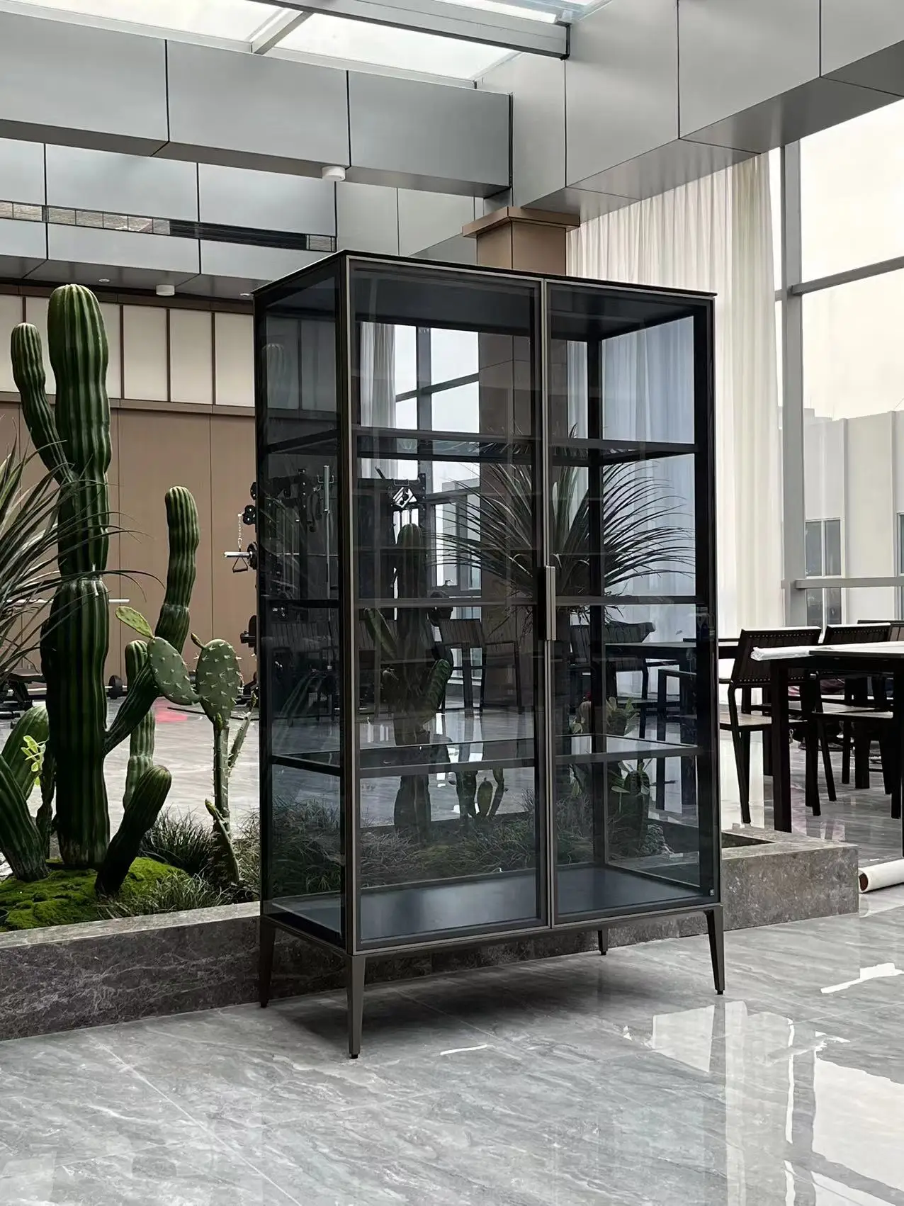 Factory customized luxury aluminum frame glass display cases wine jewelry toys storage Cabinet tempered glass display cabinet