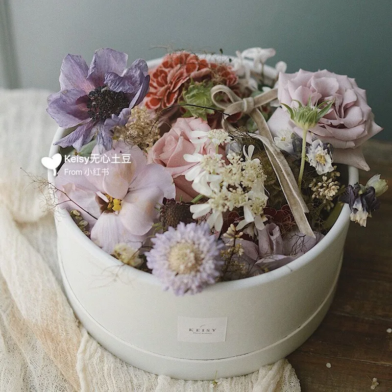 New design high quality fashion round flower gift box korean plain color flower box round luxury