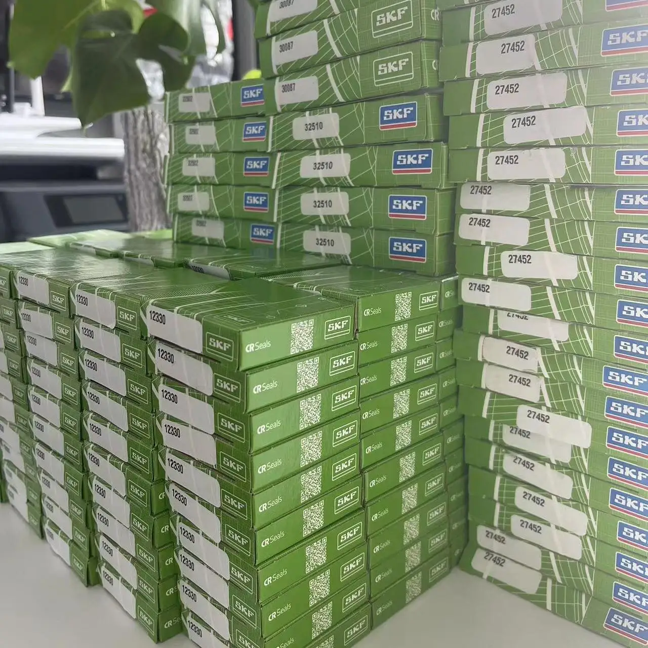 on sale Chinese  Radial shaft oil seals every size general industrial applications skf oil seals SKF CR27452