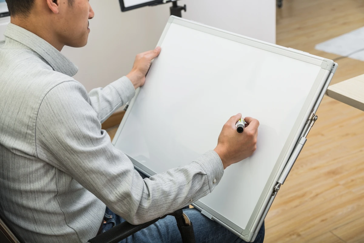 Folding Magnetic Whiteboard With Aluminum Frame Folding Portable Double-Sided Magnetic Whiteboard For Children