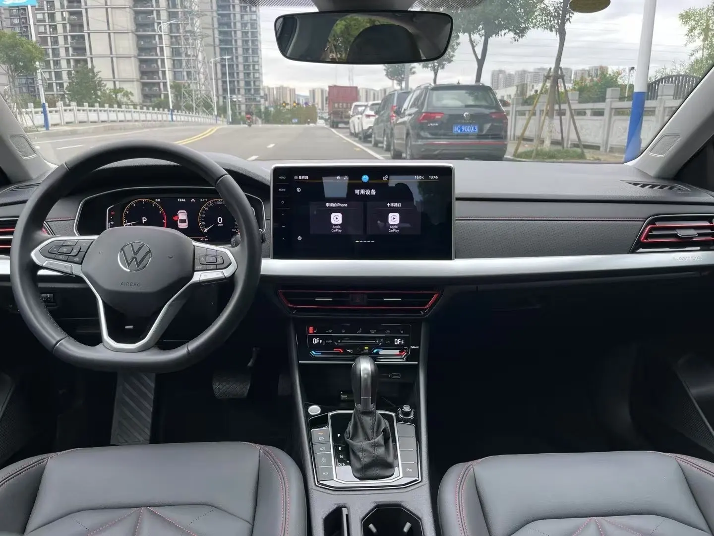 Подержанный седан аккуратно почти новый бензиновый автомобиль 2024 300tsi Dsg 4-дверный 5-местный Lhd хэтчбек Vw Lavida для Volkswagen