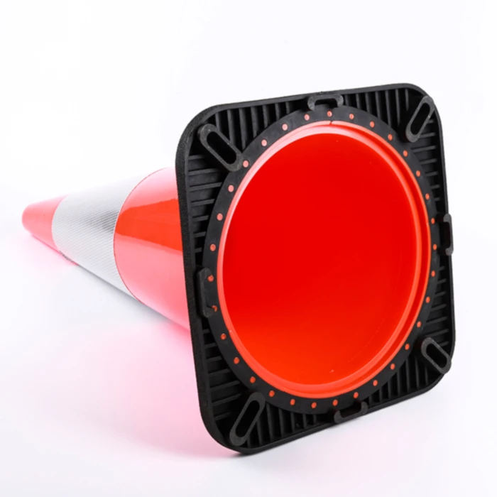 Amazon hot selling Wholesale conos de trafico PVC rubber traffic cone for road safety