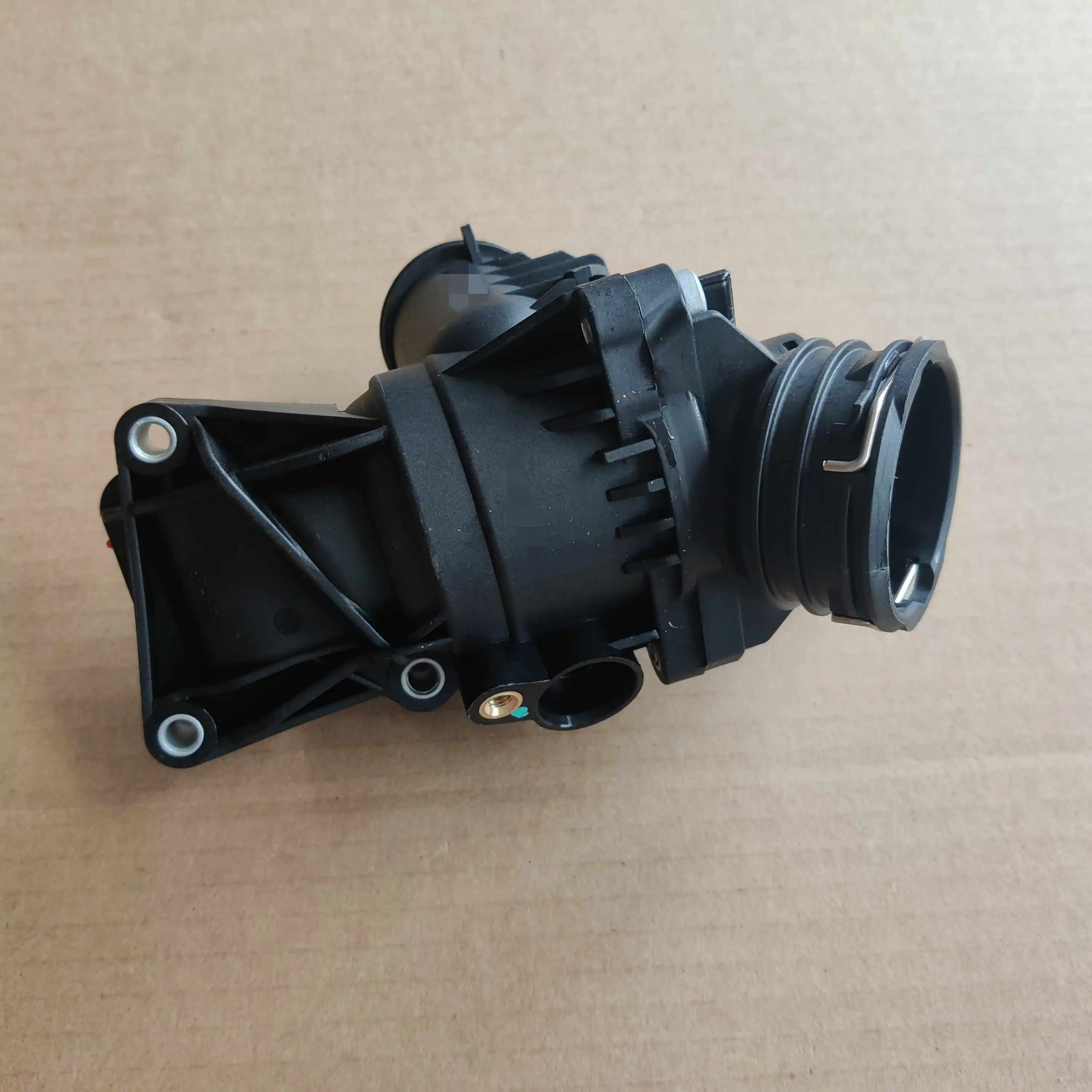 Auto parts 2762000315 Coolant Thermostat Housing