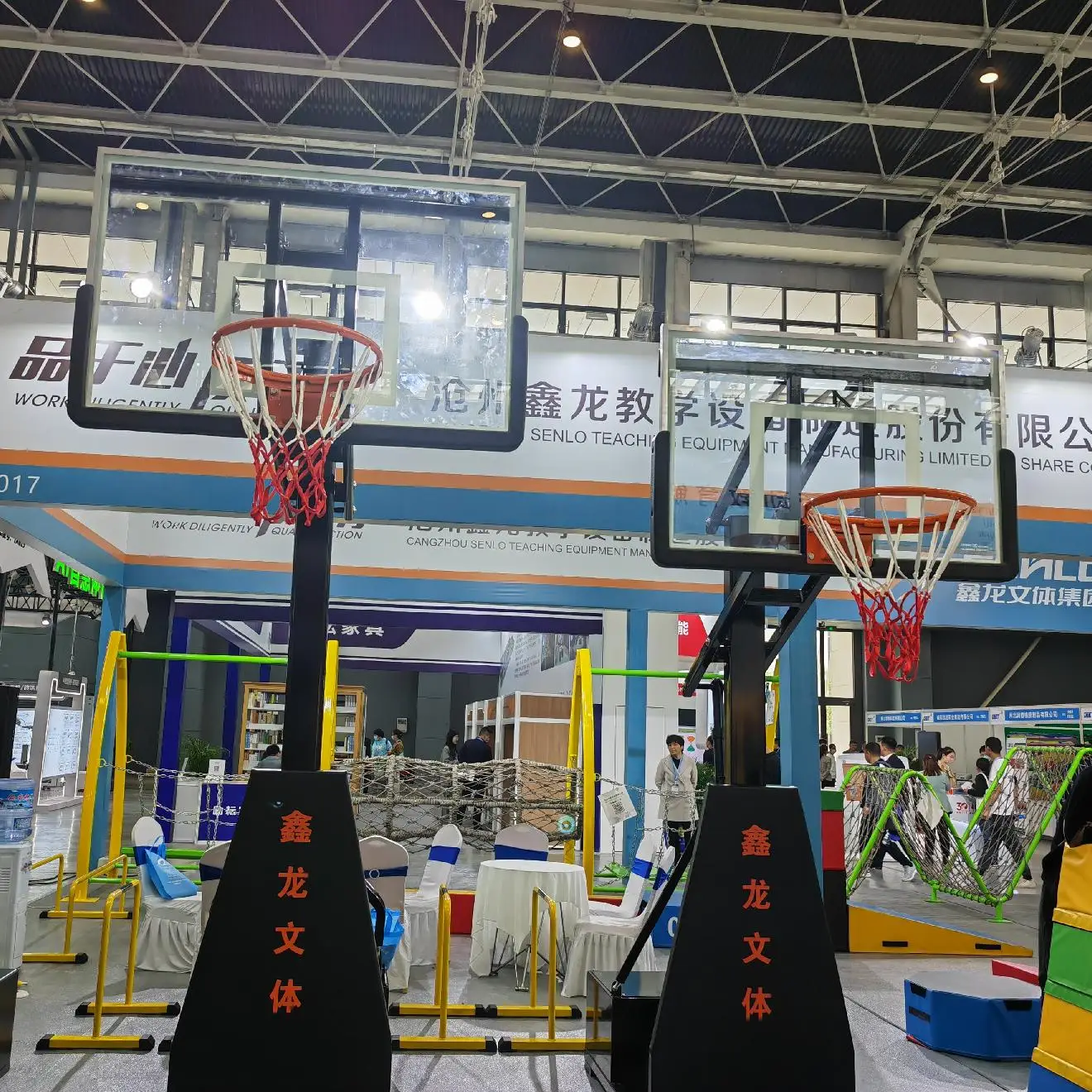 Professional manufacture promotion price outdoor fixed basketball rack manual hydraulic basketball stand