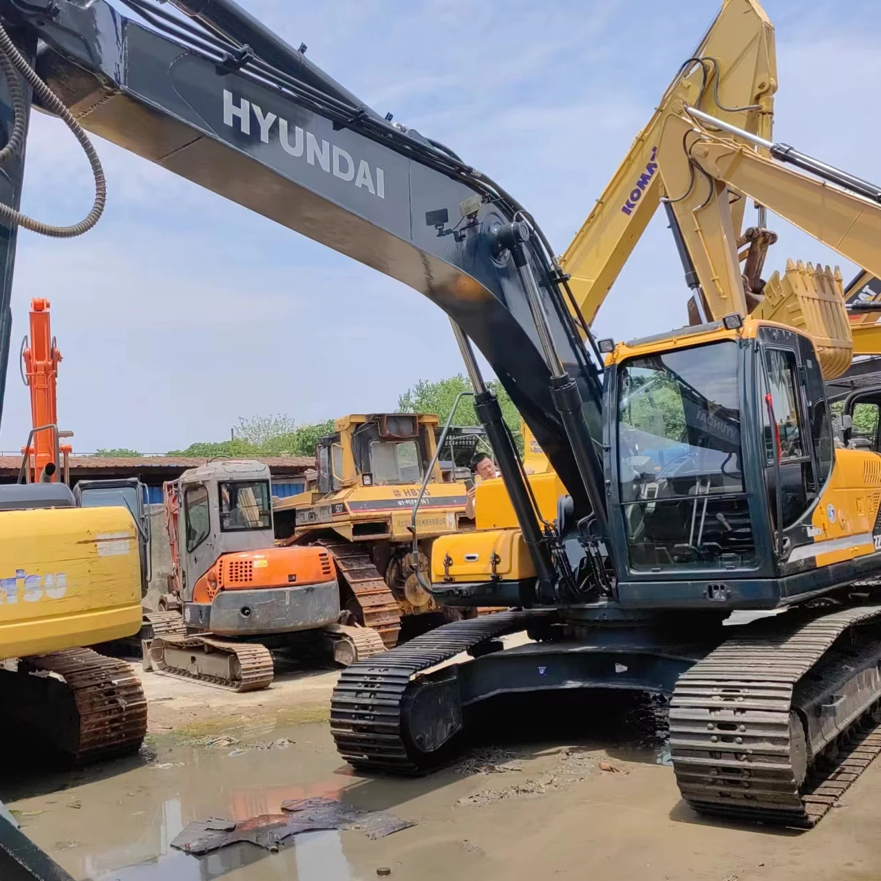 Used Hyundai crawler excavator 225LC 20 Ton Hyundai 220 215 225 305 used excavators