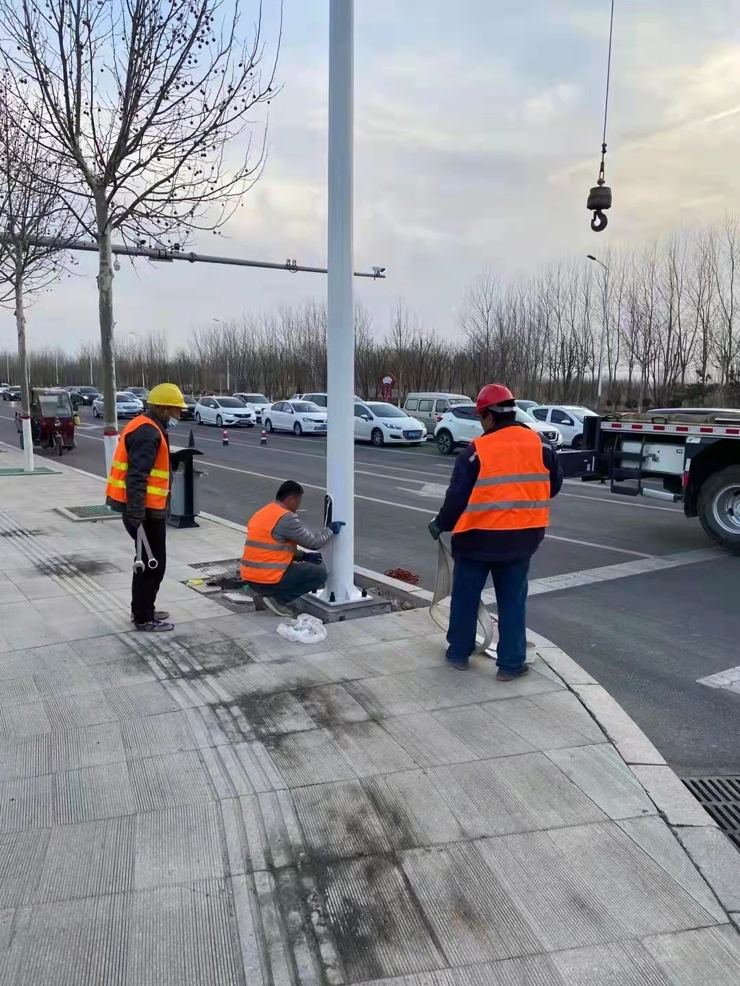 CCTV camera pole Chinese Factory Direct Sale Q235 steel Hot Dip Galvanized Road Monitoring Light Pole