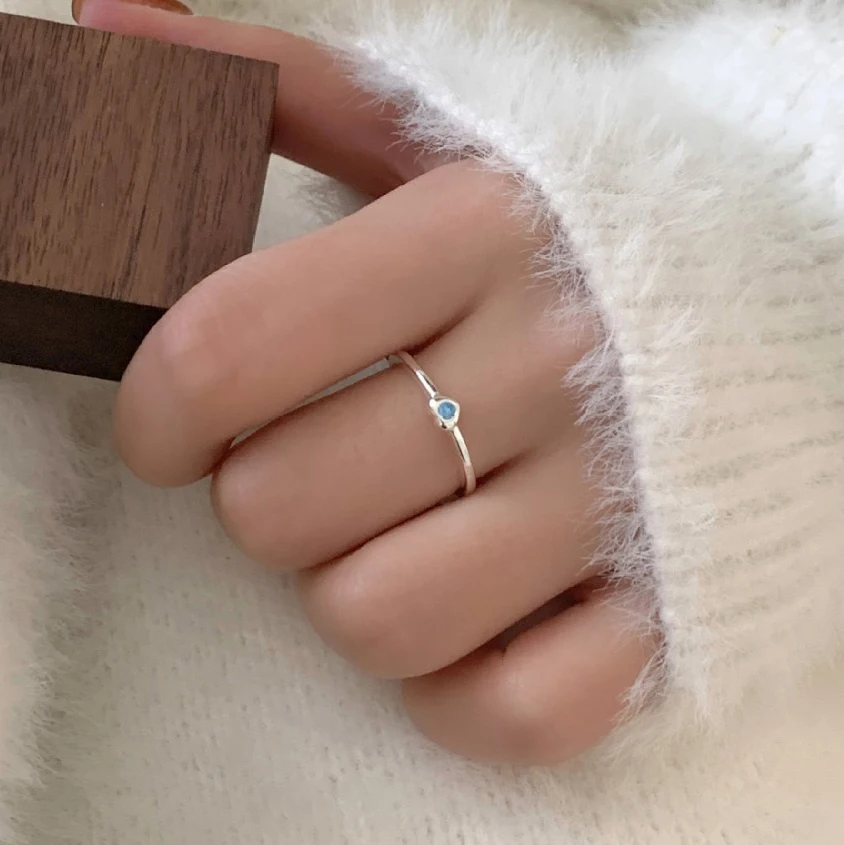 XIXI Wholesale Fashion Jewellery 925 Sterling Silver Minimalist Tiny Heart Rings With Blue Stone
