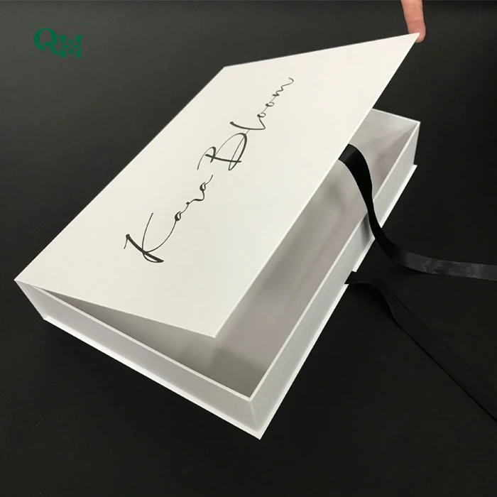 
Popular Custom ribbon baby clothes packaging box 