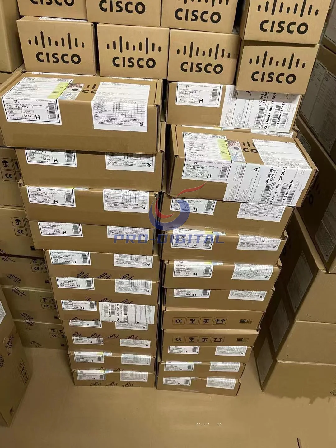 Original New Cisco C9200L-24T-4G-A New 9200L 24 Port Data 4 x 1G Network Switch in stock