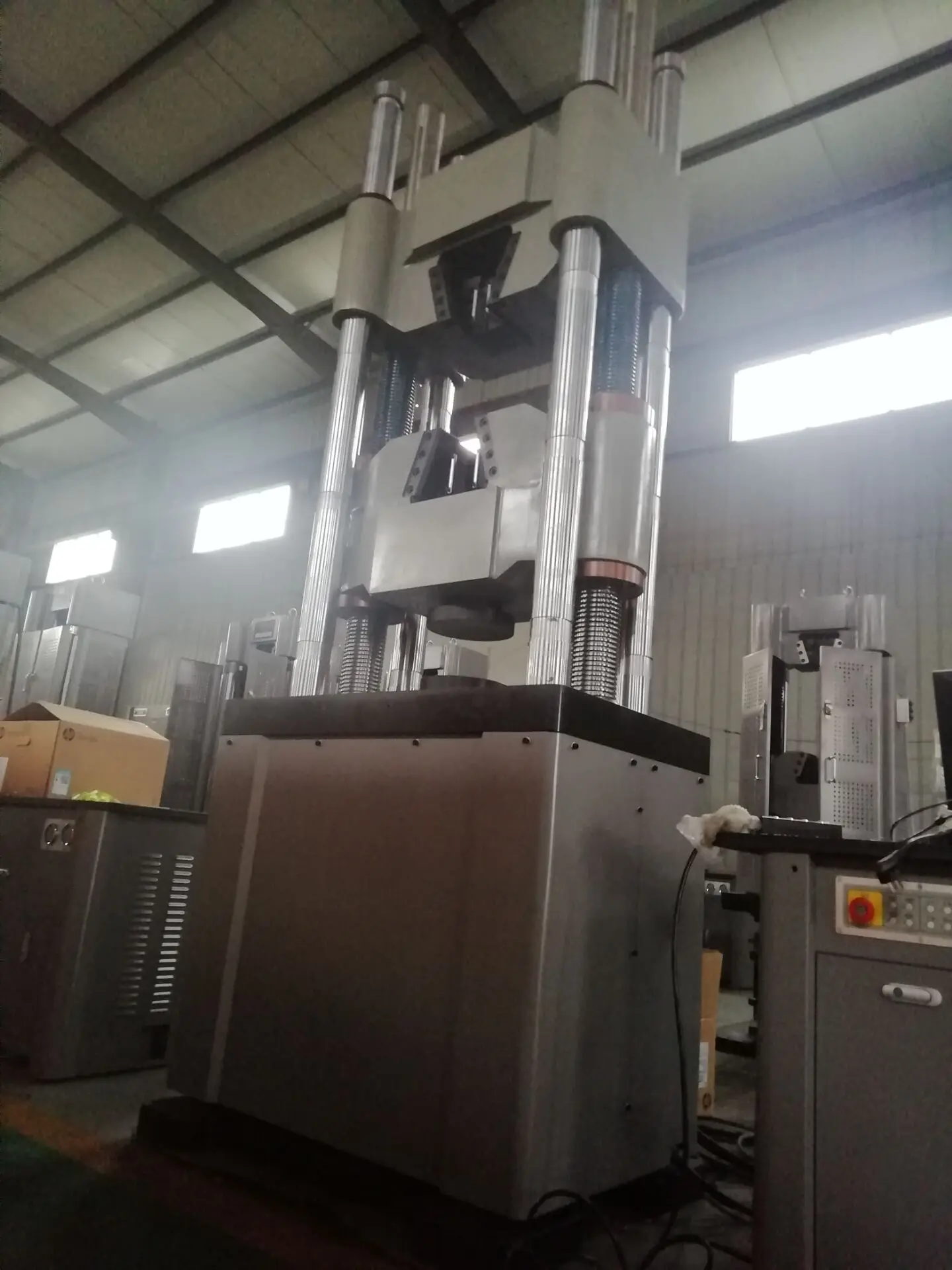 WAW Hydraulic 2000KN 200ton universal testing machine