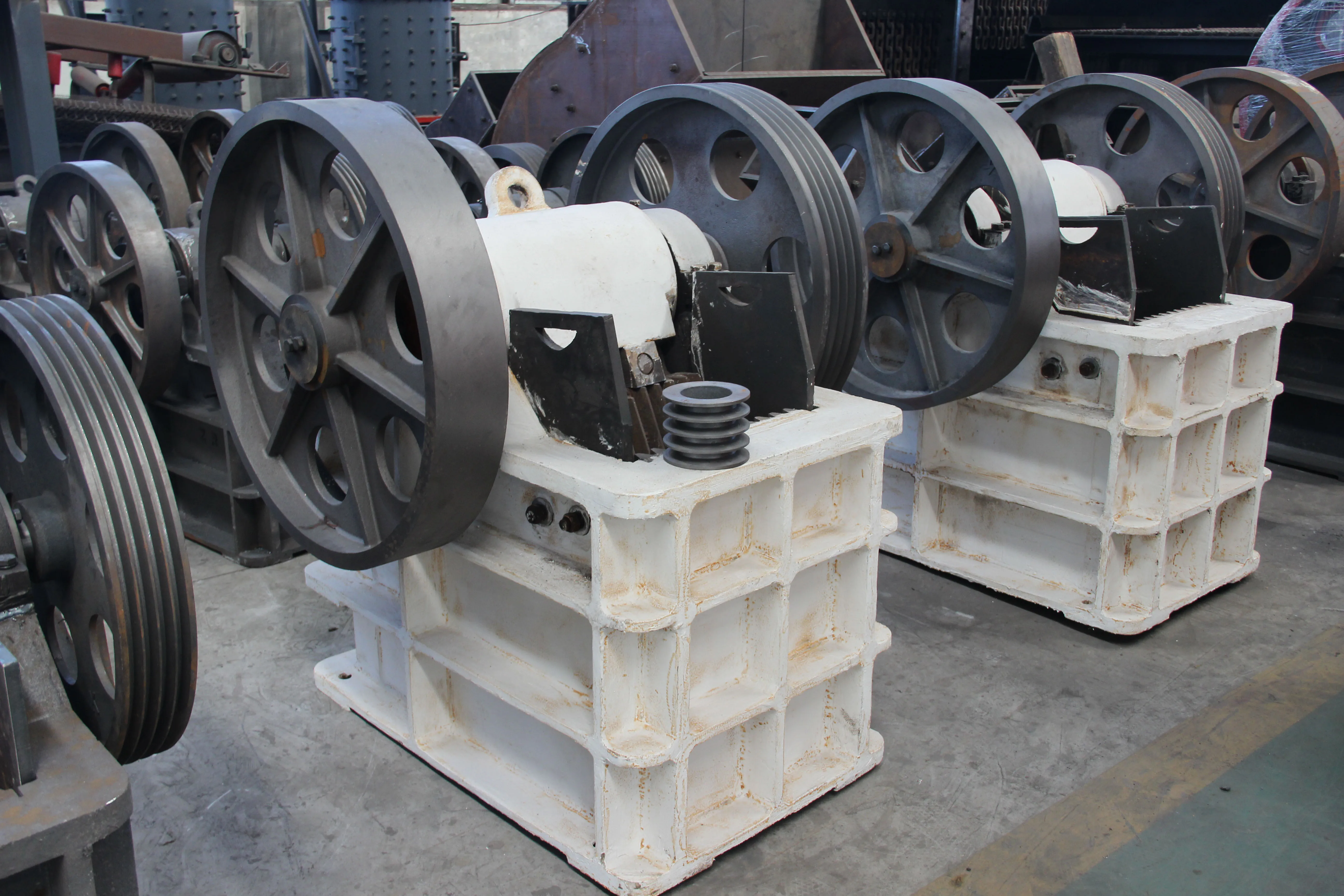 Portable Mini Small Stone Crusher Low Price Diesel Rock Crushing Machine Gold Copper Ore Jaw Crusher