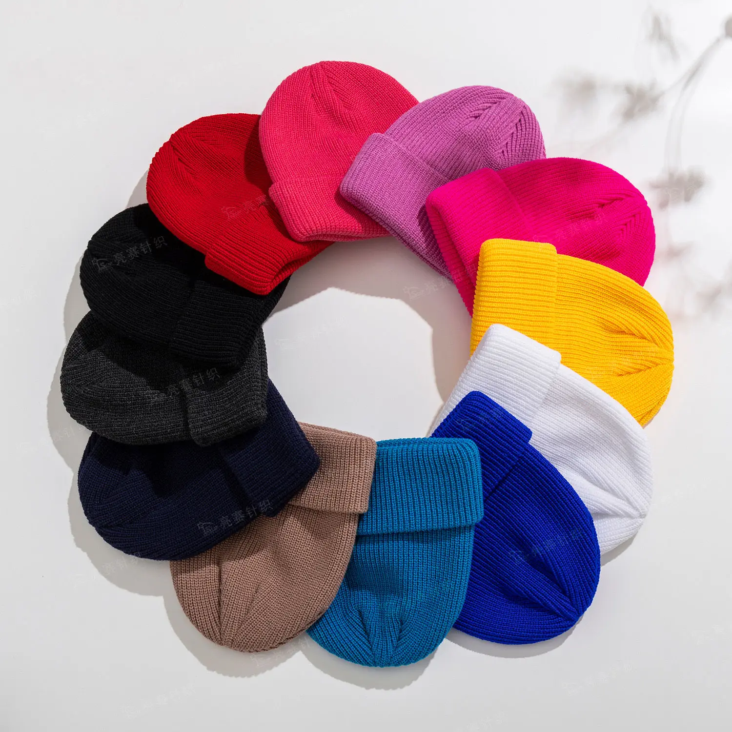 Вязаная Шапка-бини с логотипом