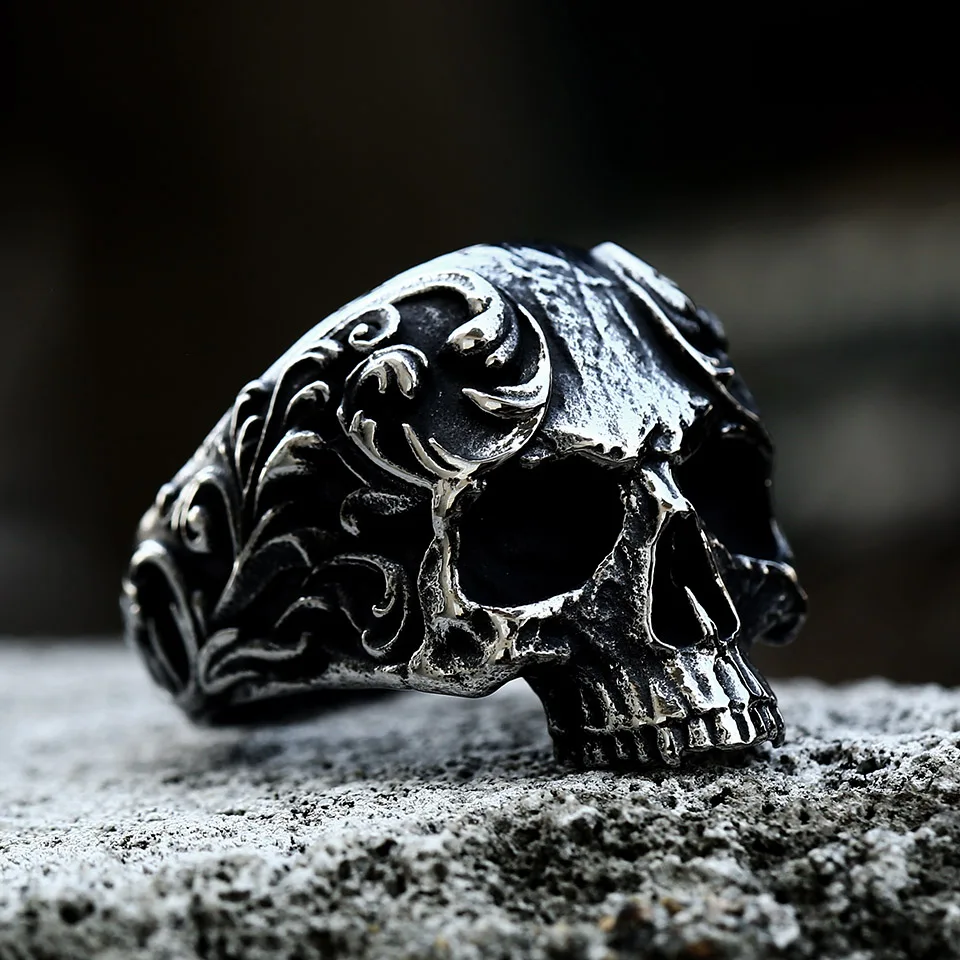 SS8-1000R New Punk Calvarium Skull Ring With Pattern For Men Biker Hip Hop Jewelry Wholesale Motorcycle