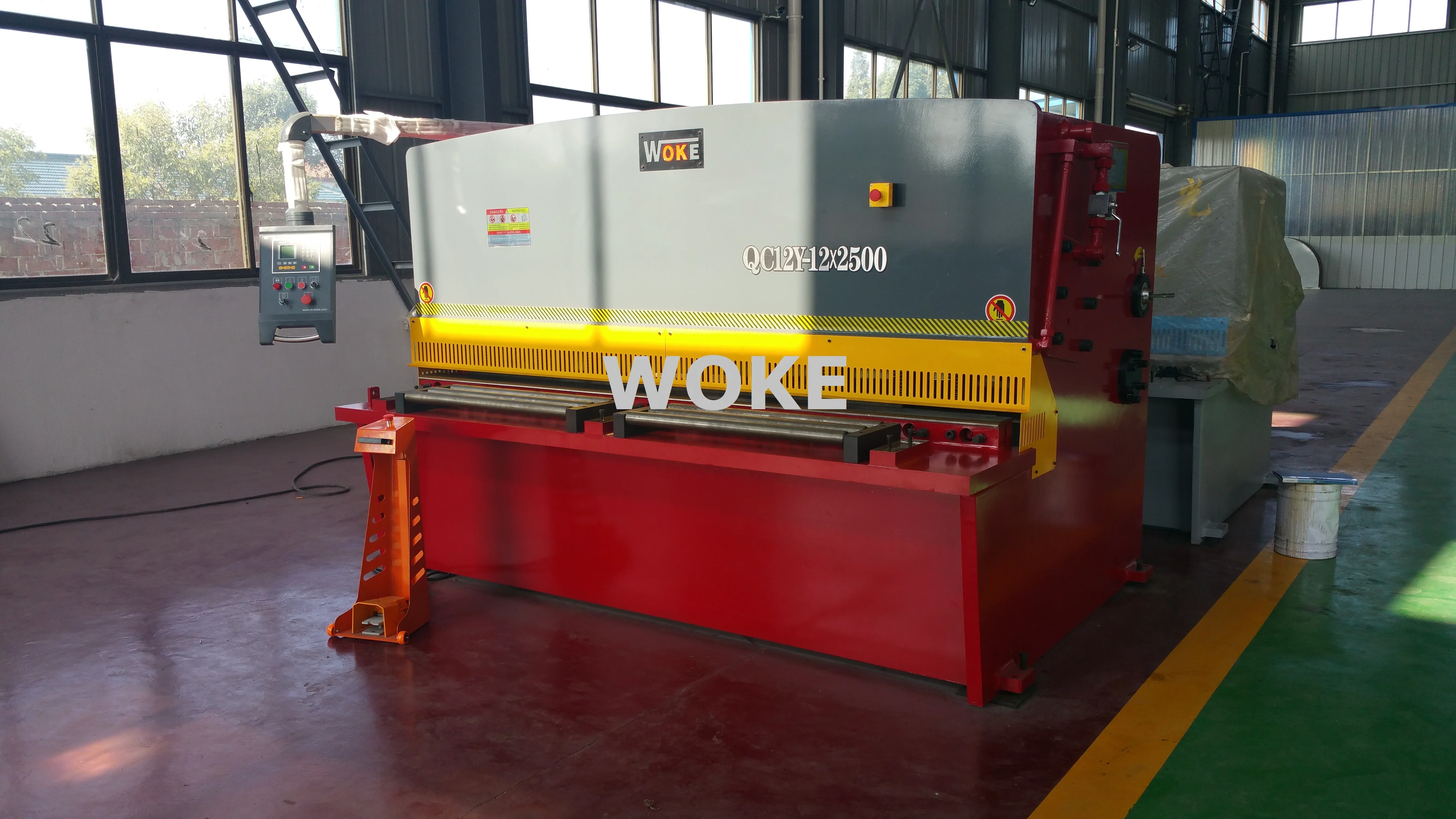
12mm 10mm Steel guillotine shearing cutting machine for sale 