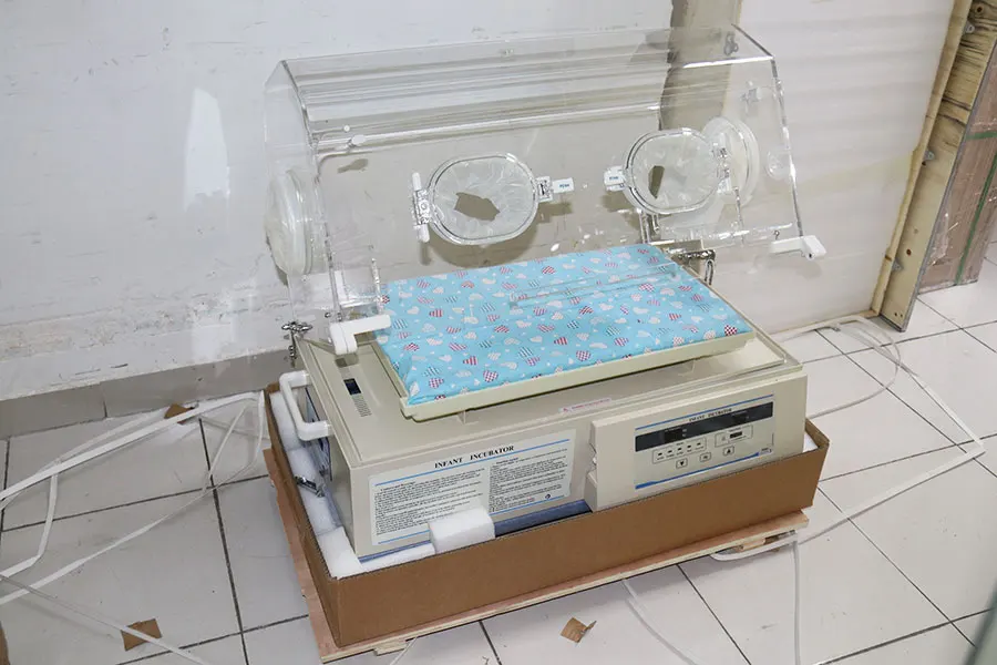 Mobile Infant Incubator Neonatal  Newborn Baby Phototherapy  Infant Incubator