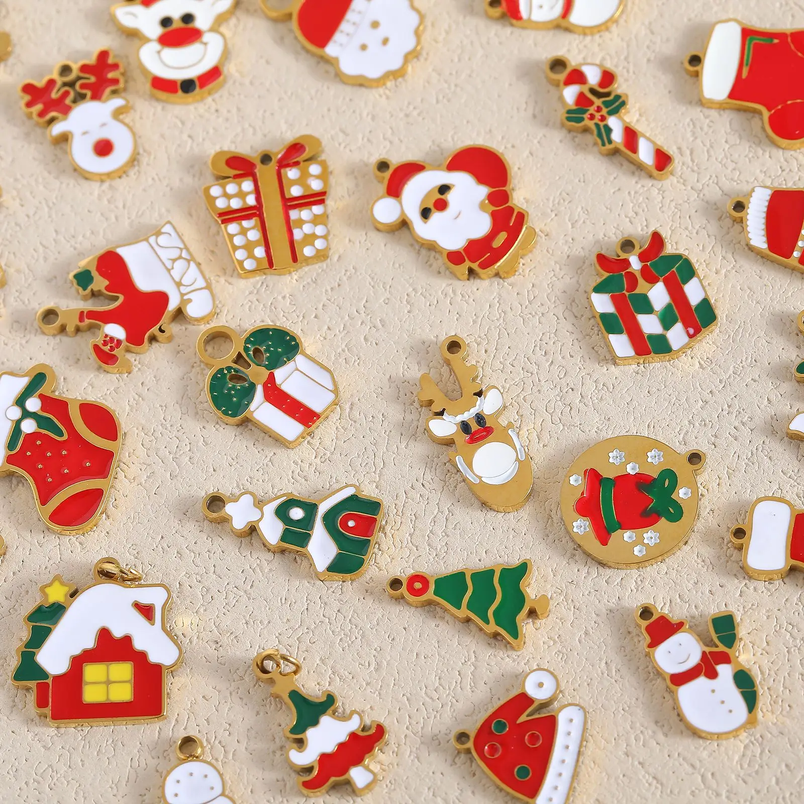 Christmas Jewelry 316L Stainless Steel Drip Oil Charm Santa Claus Cartoon Cute Accessories Pendant Waterproof and Non Fading