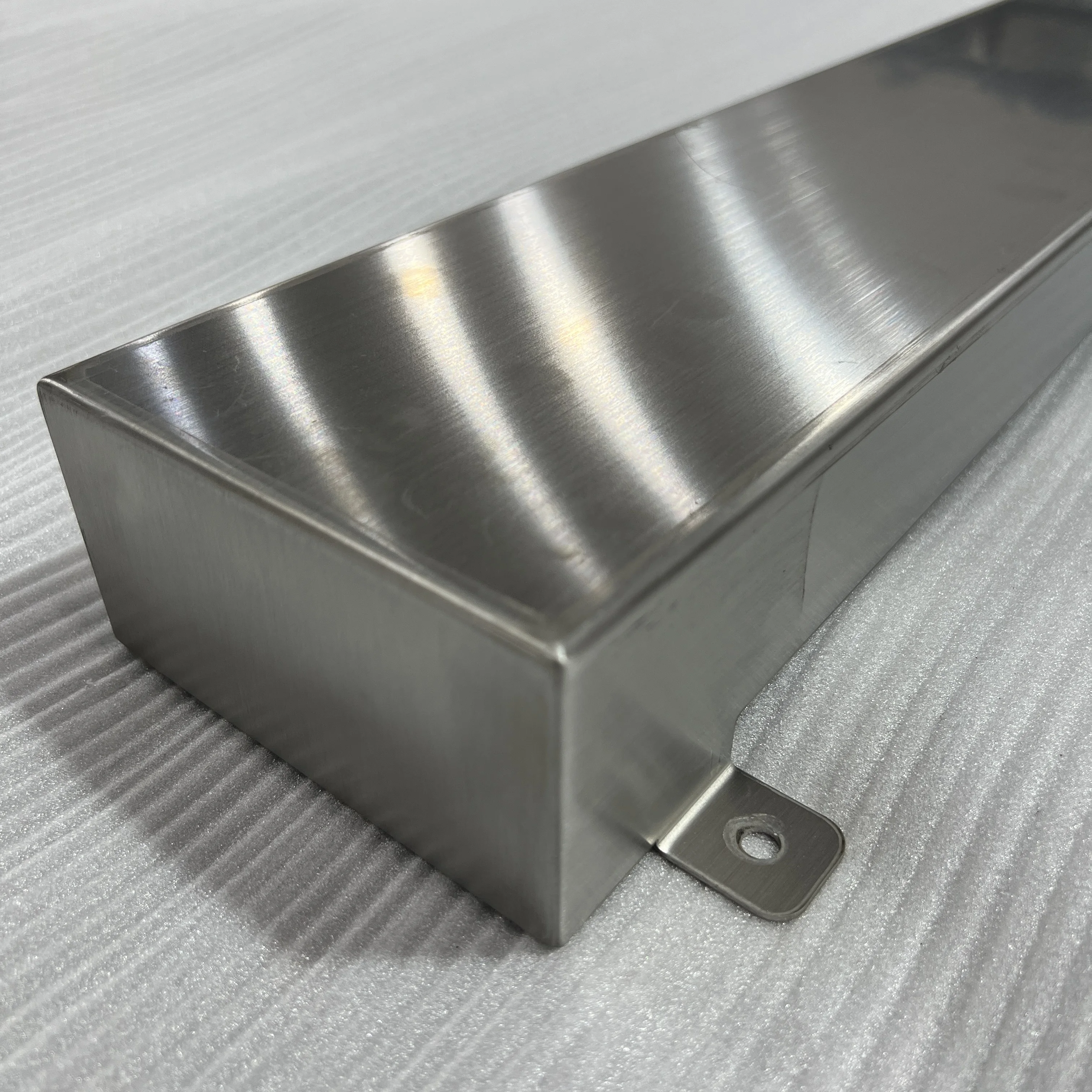 Customized Enclosed Trailer Accessories Aluminum Sheet Metal Fabrication Enclosure Metal Chassis Electronic Project Box