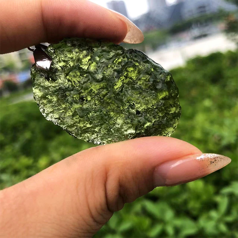 Wholesale bulk gemstone irregular stone crystal moldavite green rough stones for pendant
