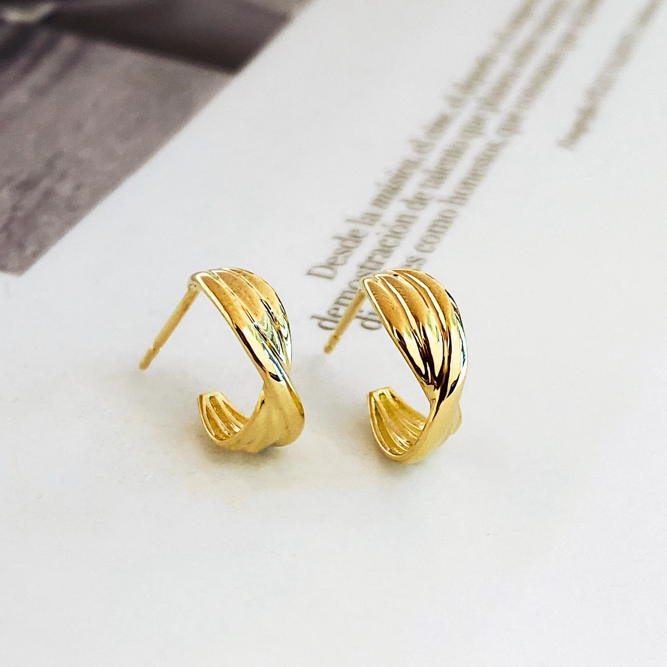 New Creative Design Minimalist Solid 18K Yellow Gold Stud Earring Semi Hoop Earrings Jewelry Women Earrings For Party Daily Wear