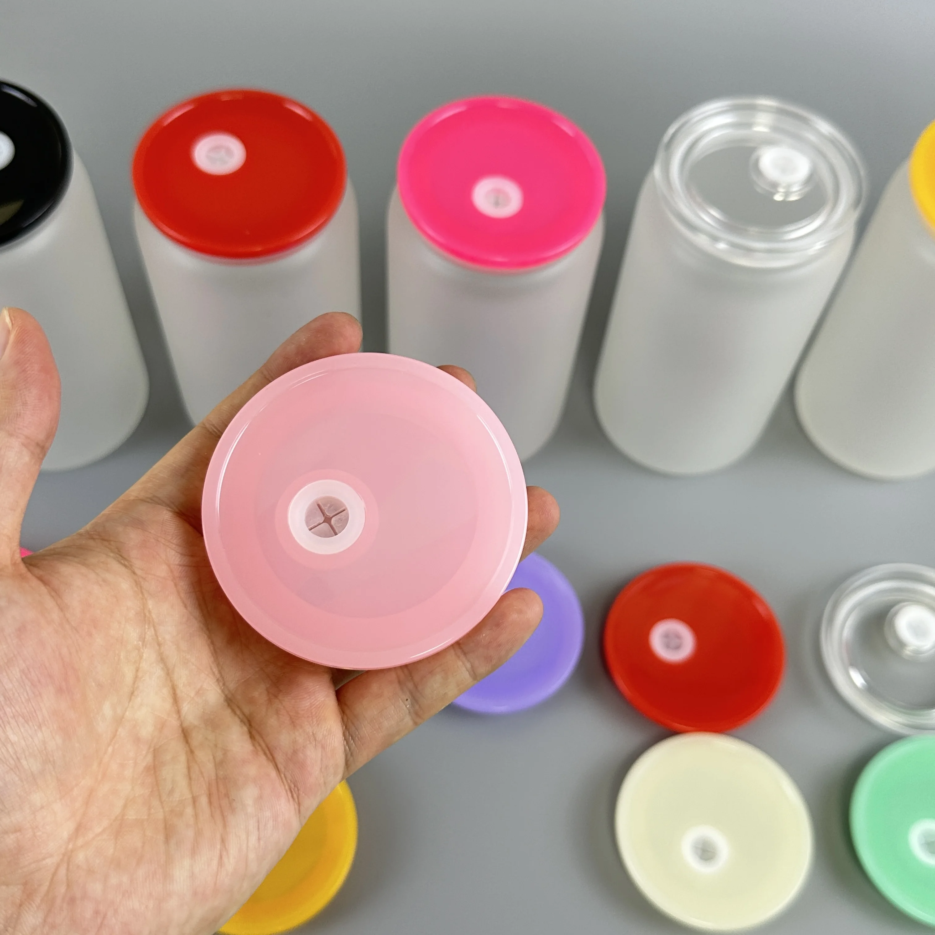 US warehouse ready to ship reusable colored plastic lid leak-proof replacement cover PP acrylic lid for 16oz 20oz beer can glass