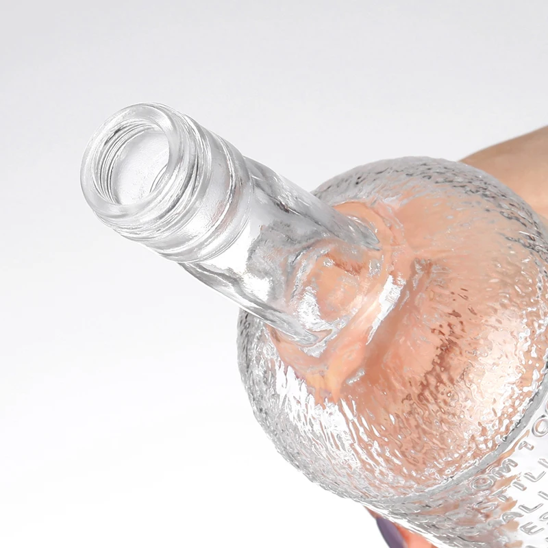 Wholesale  Best price  shandong custom 700ml glass bottles China factory for liquor   whisky