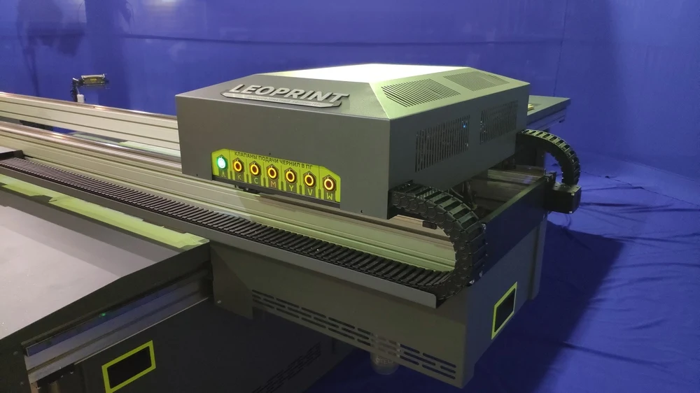 Commercial  UV led flatbed printer printing equipment suitable for glass mirrors MDF plywood wood plastic acrylic prints