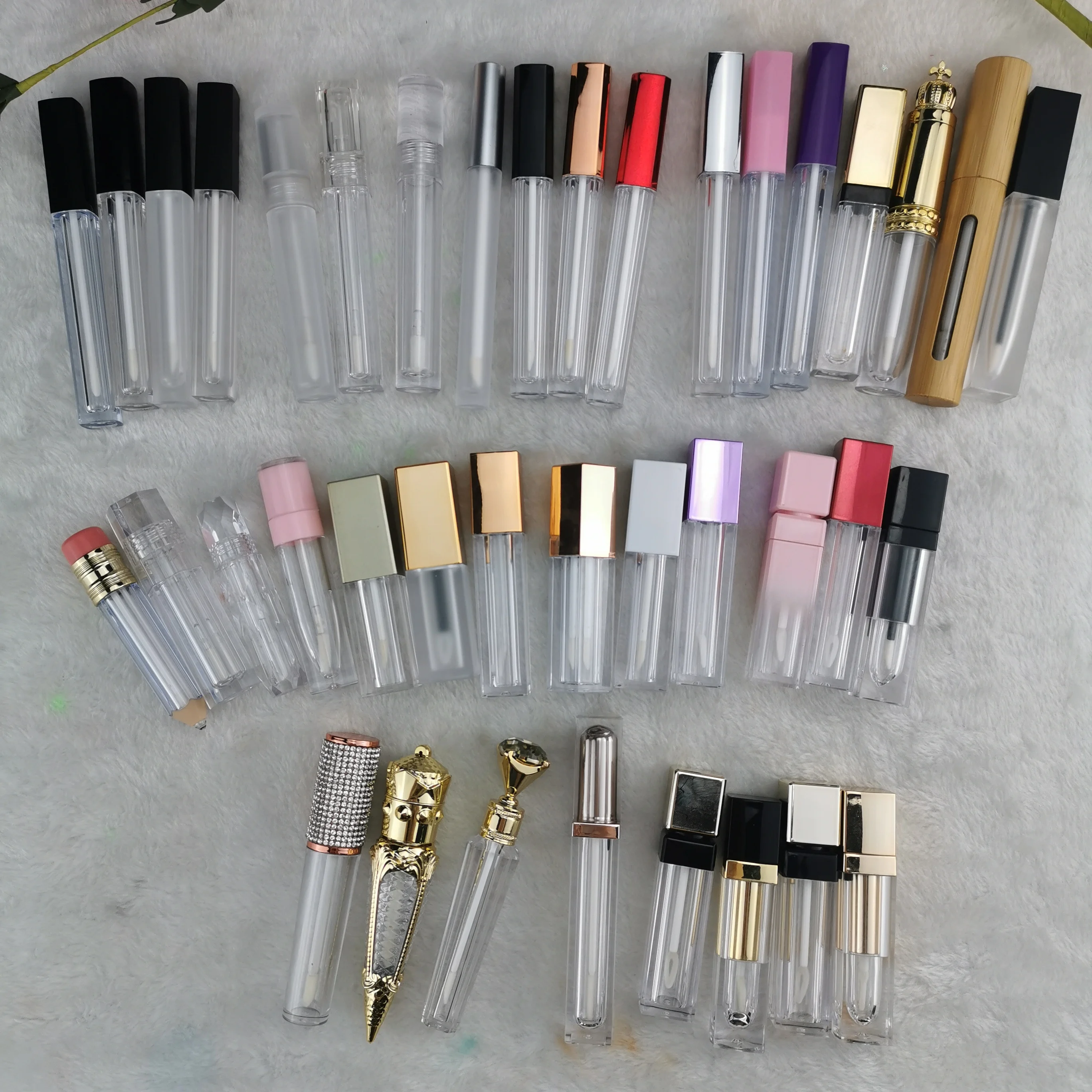 
Cheap Custom Lipgloss Packaging Box Case Customized Plastic Lipgloss Container Lip Gloss Plastic Tube With Applicator 