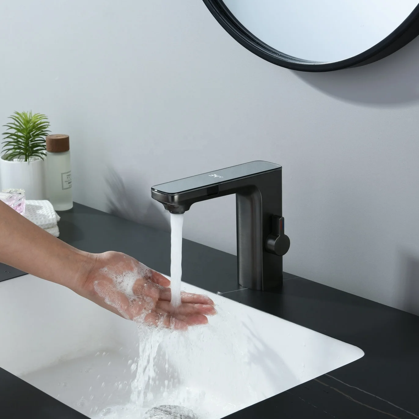 Thermostatic Thermostat Touchless Bathroom Smart Taps Faucet With Water Glow led Light