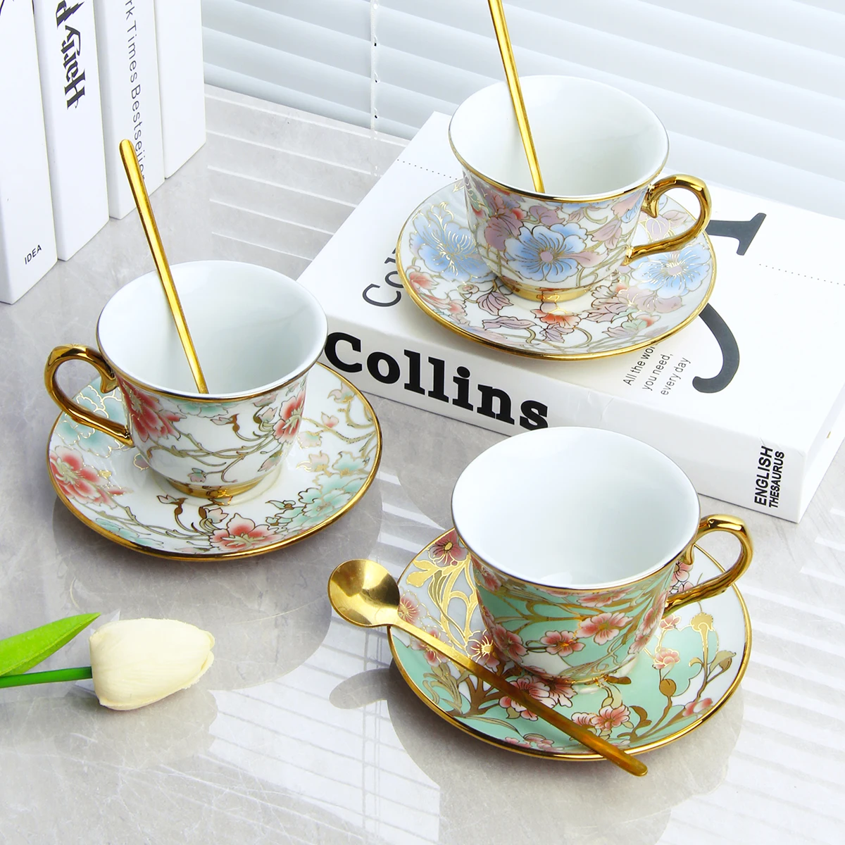 Ceramic Tea Coffee Cups Gold Rim Flower Bone China Tea Tray Set with Lid Gold Rim Turkey Reusable Tea Cups