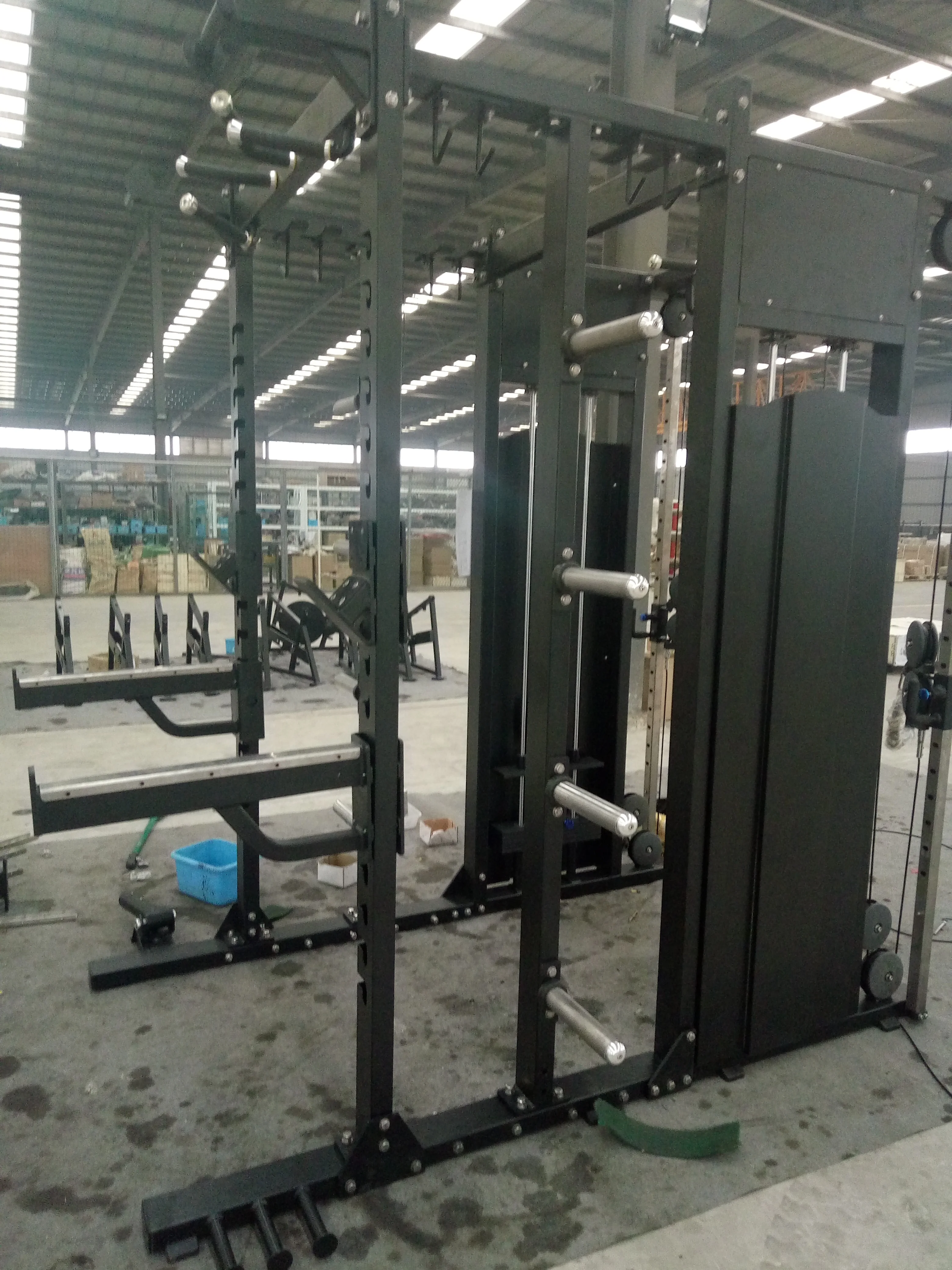 Высокая Весовой стек многофункциональный тренажер Смита силовая рама силы стеллаж для выставки товаров