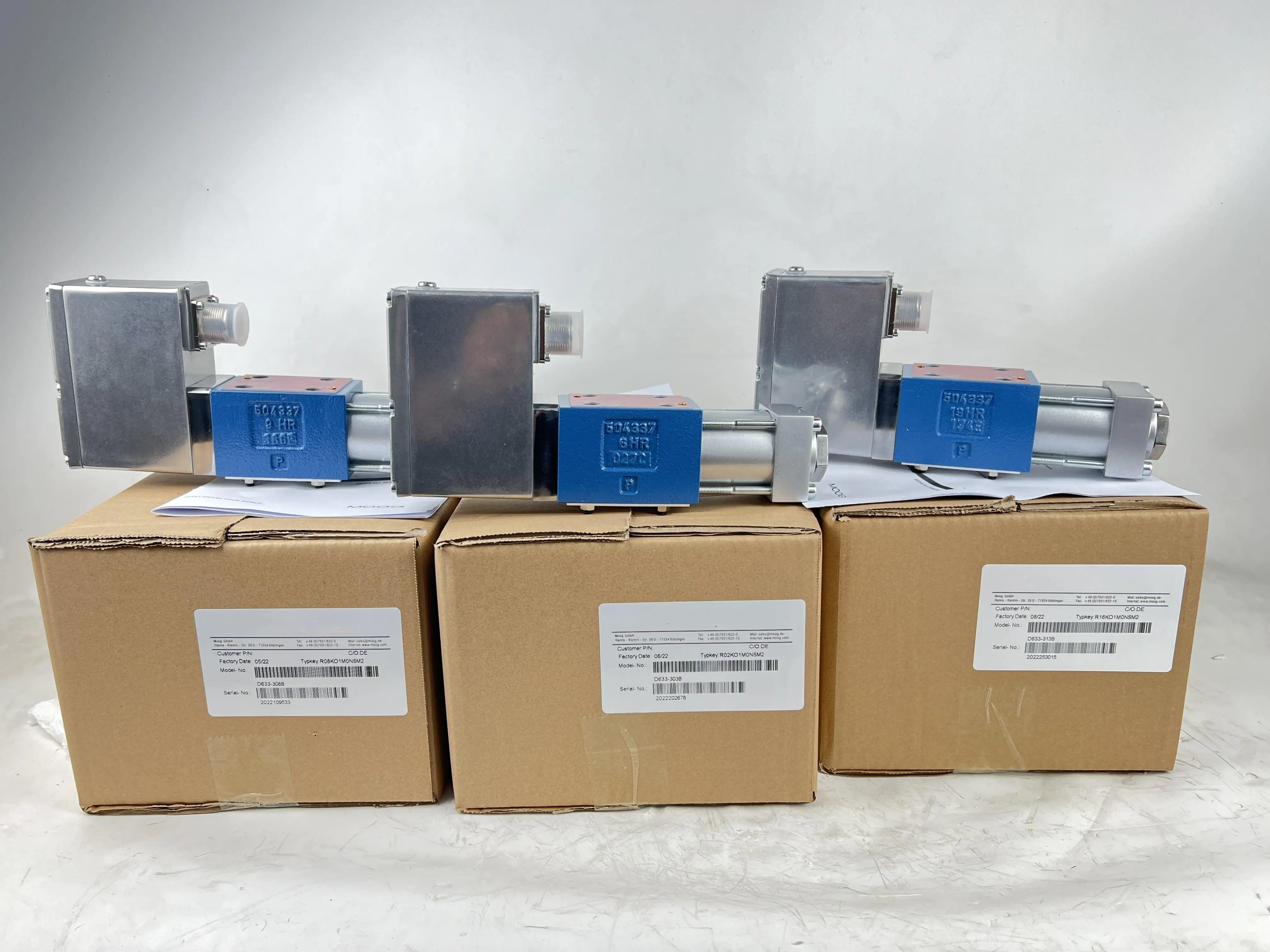 D633-303B R02KO1M0NSM2 Pilot Operated Flow Control Valve D633-308B R08KO1M0NSM2  D633-317B D633-308B D633-313B D633-358B