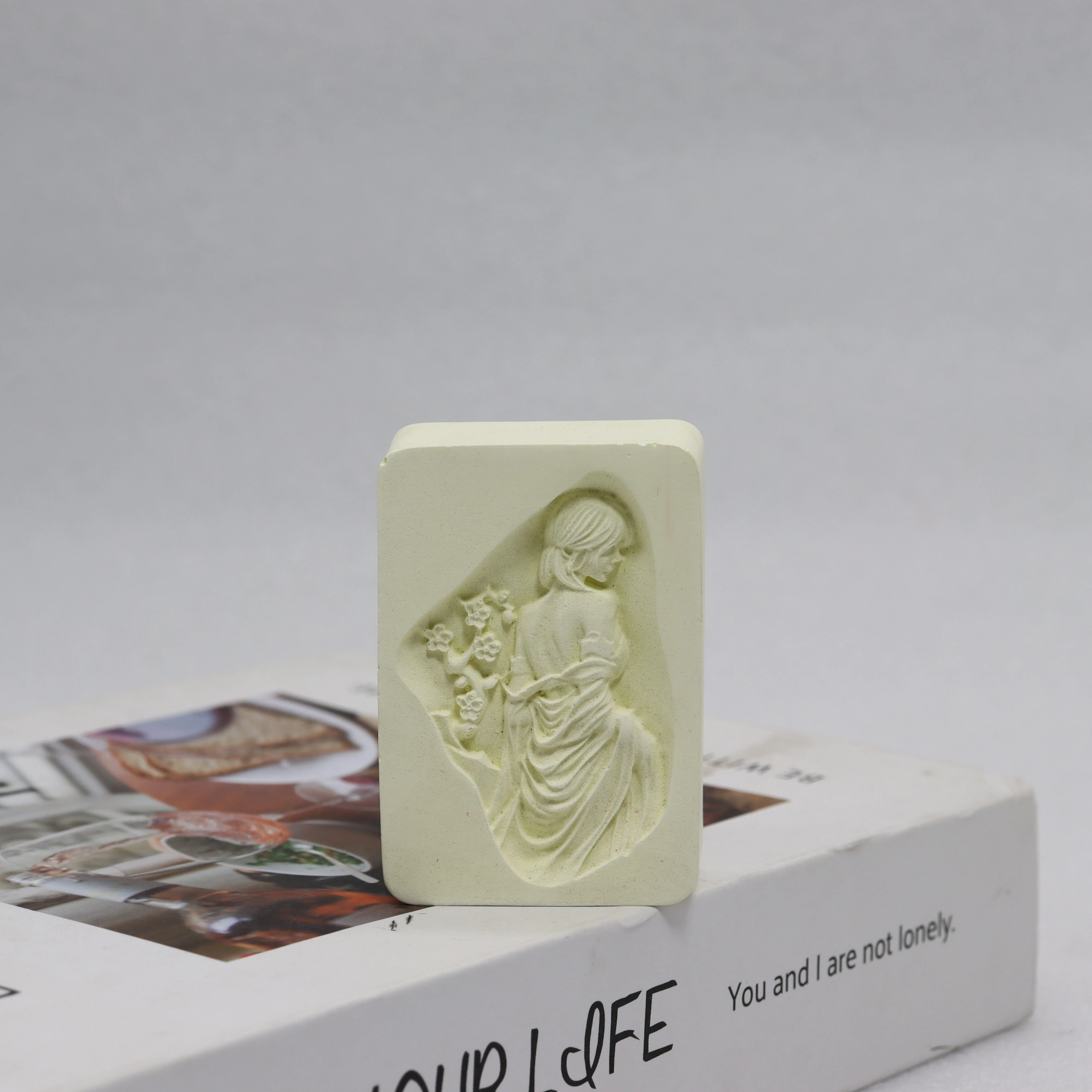 Hot Selling Stocked Gypsum Shaped Aromatherapy Stone Porcelain Fragrance Oil Diffuser Air Freshener