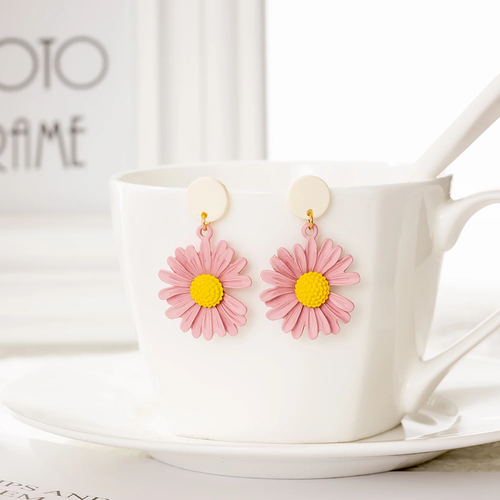 Fashion Color Rose Pink Daisy Flower Stud Earring Boho Jewelry Women Matte Rubber New Craft Flower Lightweight Earrings