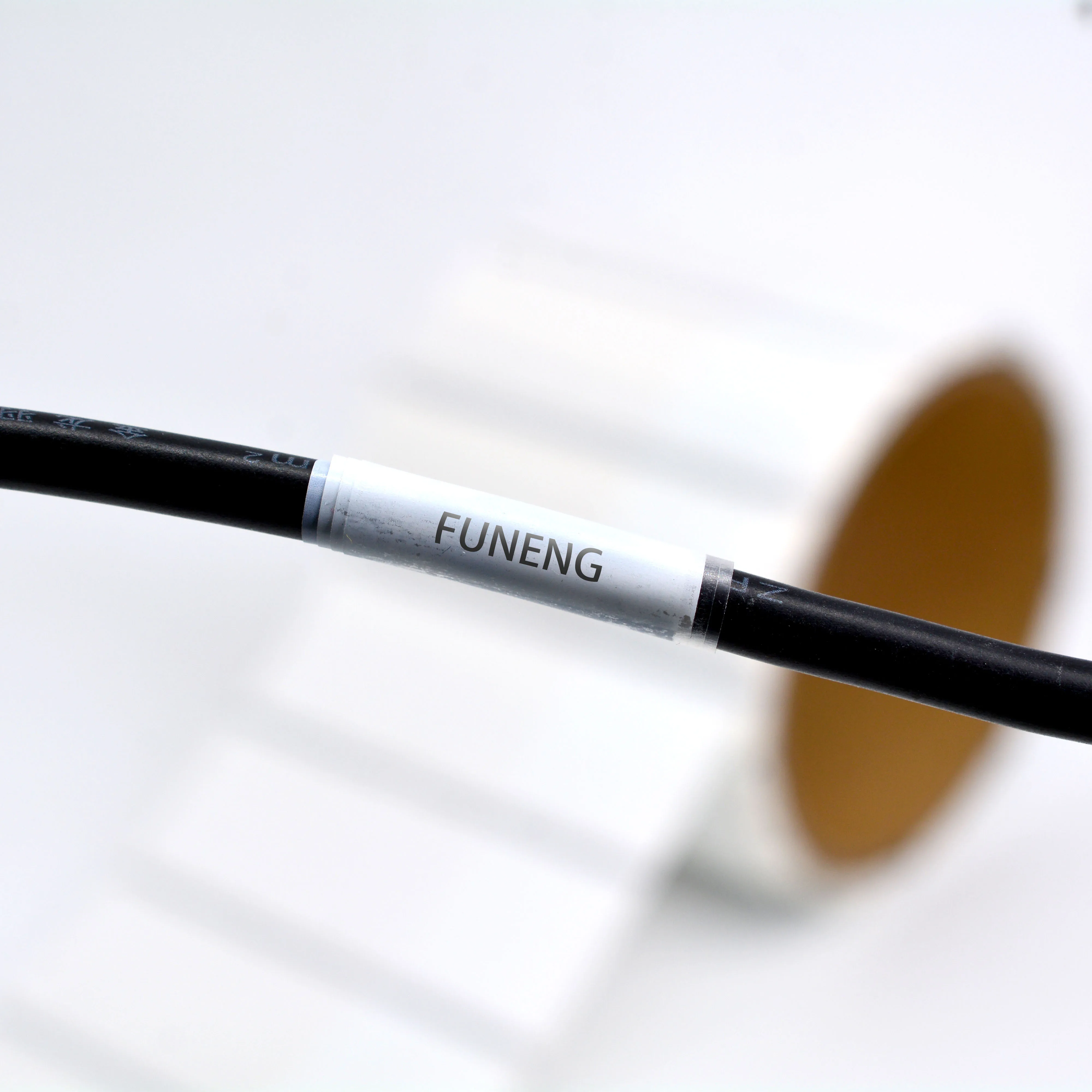 Industrial grade cable label can print data, waterproof, scratch resistant, strong adhesion and uv resistant cable label