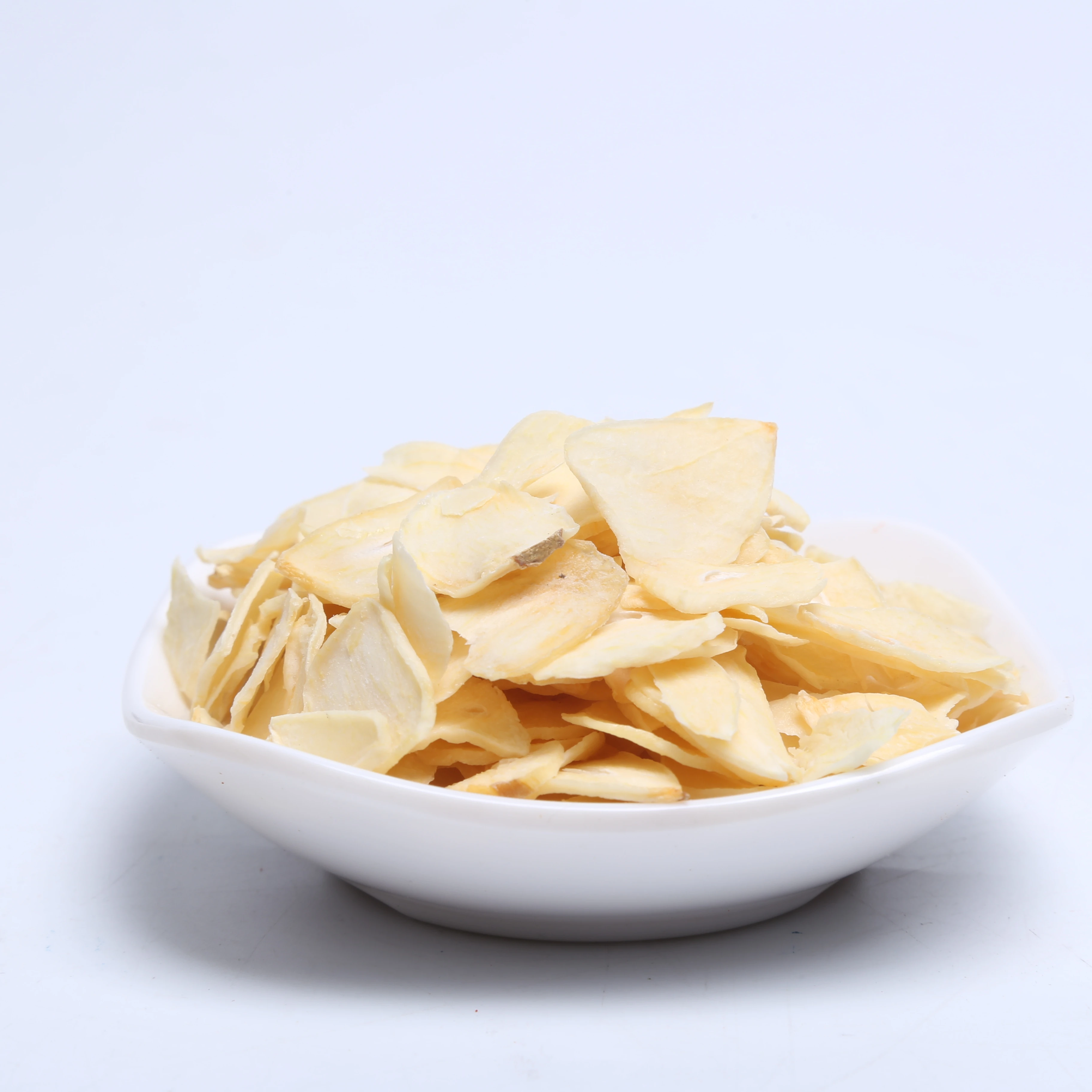 Обезвоженные хлопья чеснока высокого качества 40/80 высококачественного зубчика чеснока из Китая Liansheng