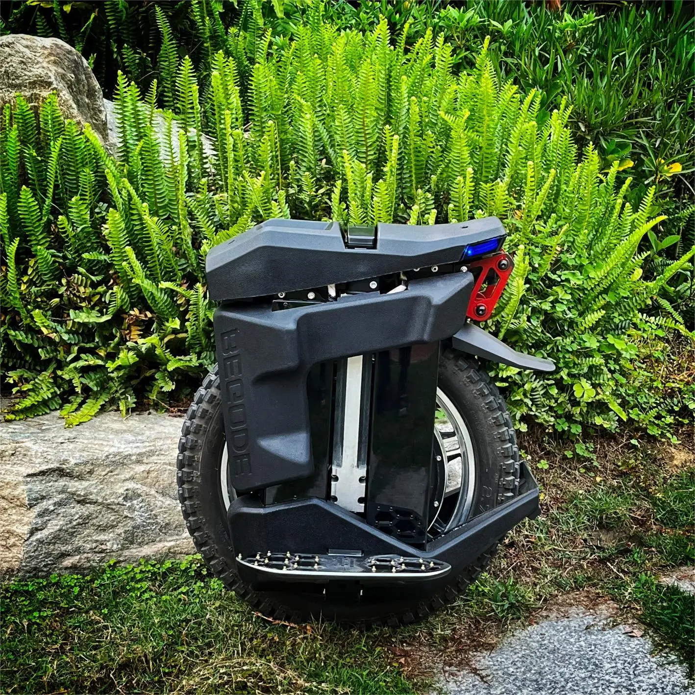 В наличии новейшая внедорожная шина 20 дюймов 2400wh / 134v 50E
