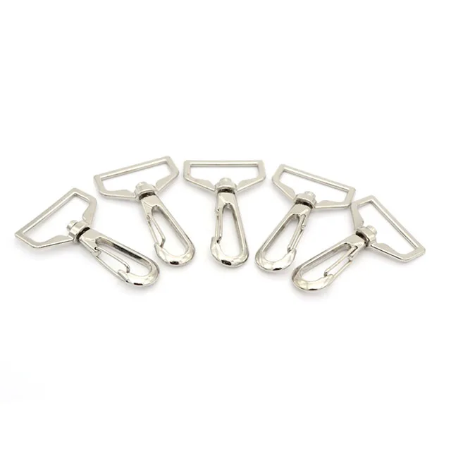 Модные декорированные кожаные сумки, металлические зажимы, собачий крючок