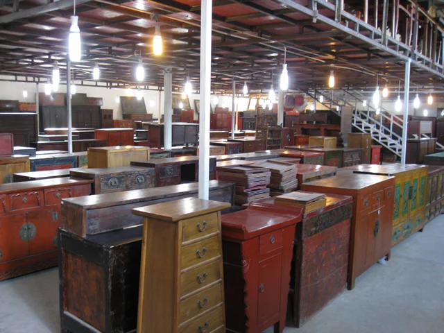 Chinese Antique Solid Wood Asian Style High Glossy Painted Furniture