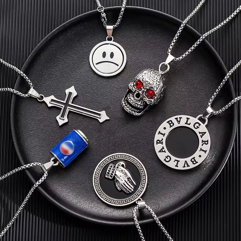 Explosive Sales Personality Skull Cross Lovers Pendant Hip Hop Hiphop Punk Men And Women Titanium Steel Necklace