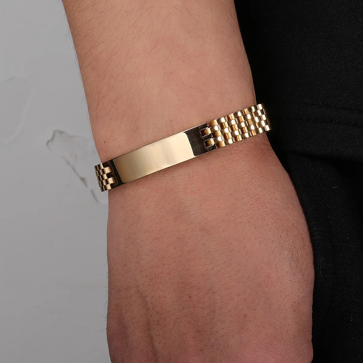 Luxury fashion Charm Bangle Hand Chain Cuban Thick Hip-hop Fashion Men Plated 18K Gold Stainless Steel Bracelet