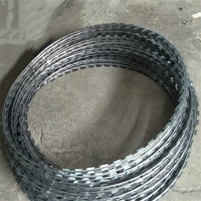 Hot Dipped Galvanized Razor Wire cbt65 bto30 bto-22 roll Concertina Security Fencing