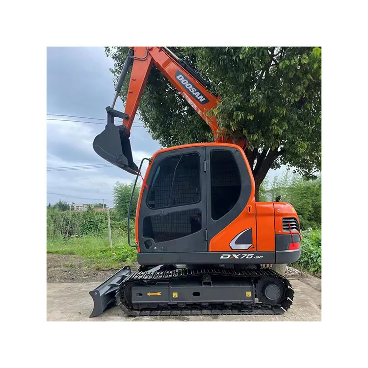 Hot Sale Used Doosan Dx75 Small 7.5t Hydraulic Excavator South Korea for Sale DX75 mini excavator