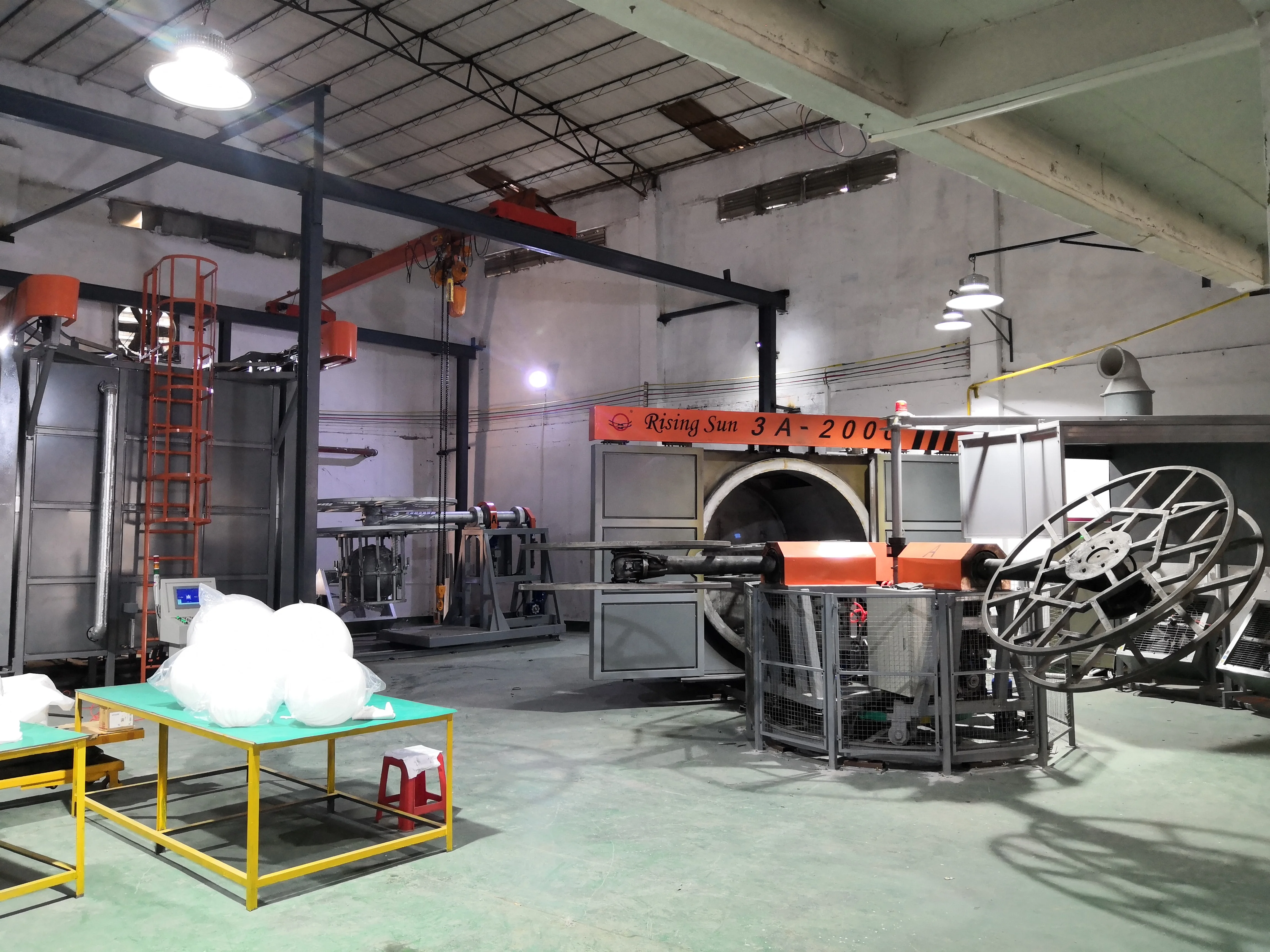 shuttle rotomolding machine bixial rotational molding